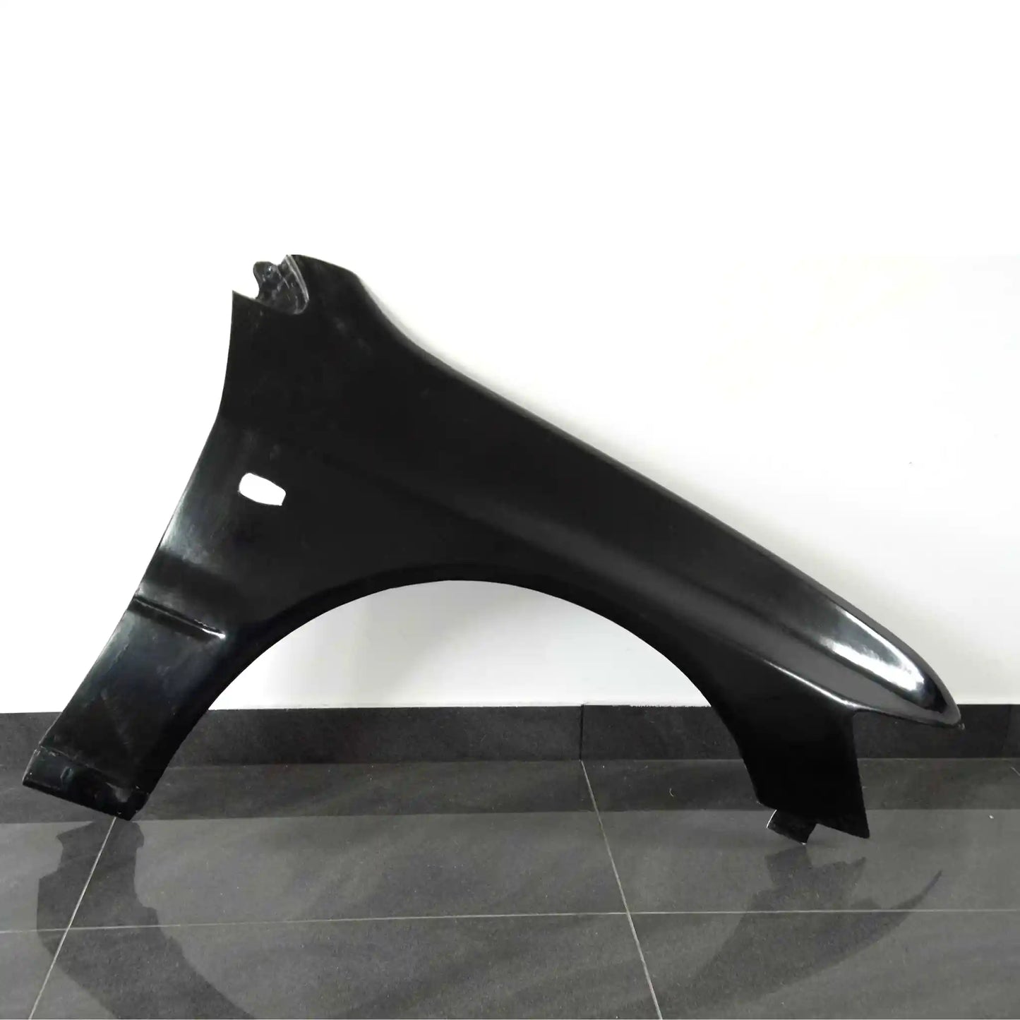 Fibreglass front wing for Mitsubishi Lancer Evo 8 and 9 Ð lightweight aerodynamic body panel